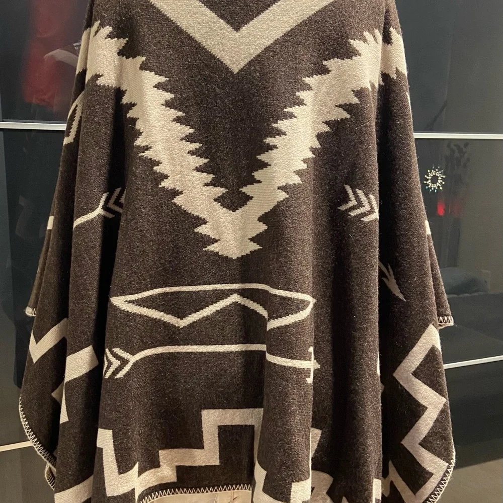 LRL Lambswool Blend Two-Ply Boiled Contrast Tribal Knit Poncho NWOT - Picture 2 of 15